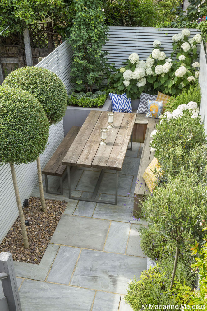 Creating a Cozy Oasis in Your Tiny Garden: How to Design a Charming Seating Area