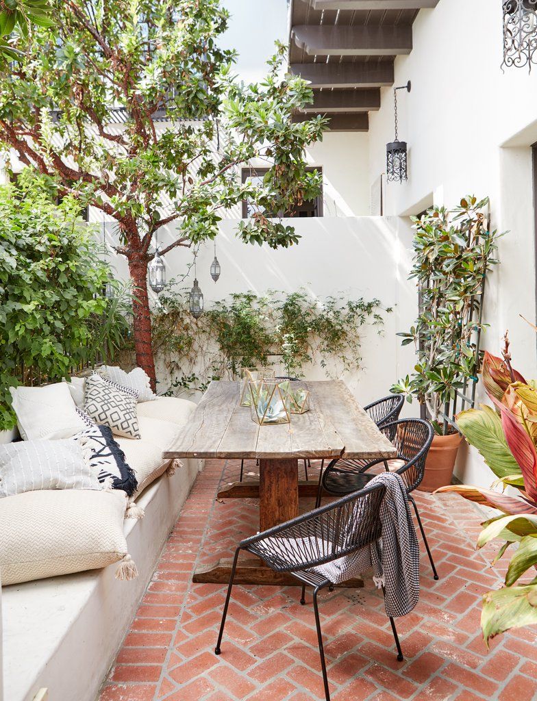 Creating a Cozy Outdoor Oasis: Small Backyard Patio Ideas