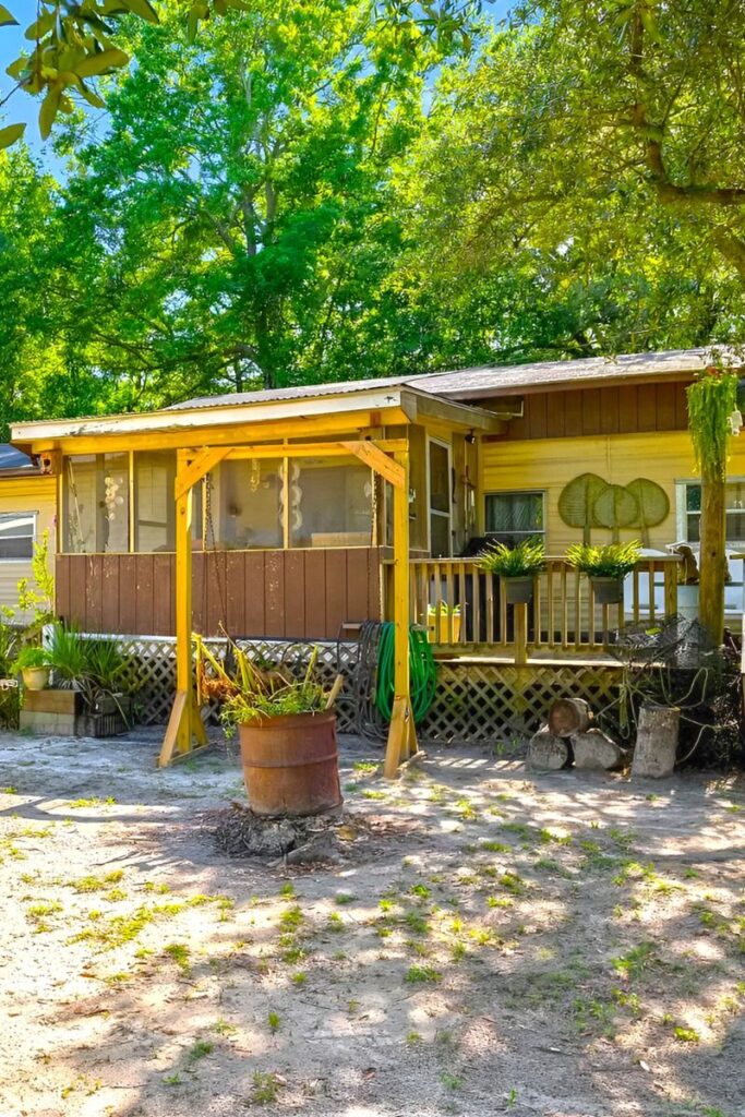 simple screened in porch