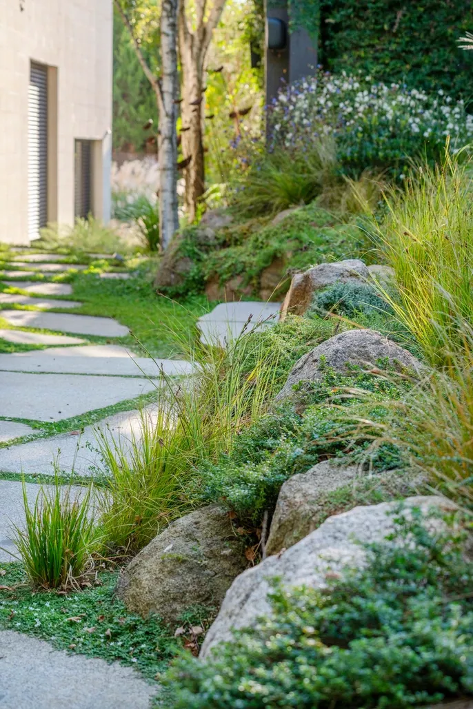 Creating a Cozy and Charming Miniature Garden Rockery