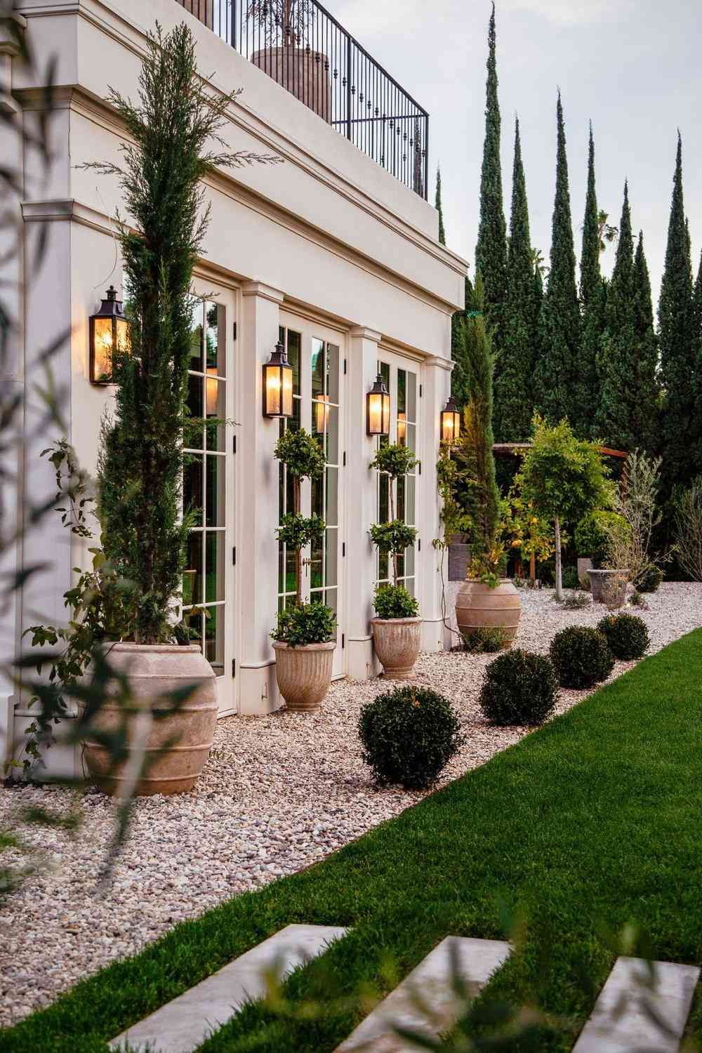 Creating a Modern Farmhouse Oasis: Front Yard Landscaping Ideas