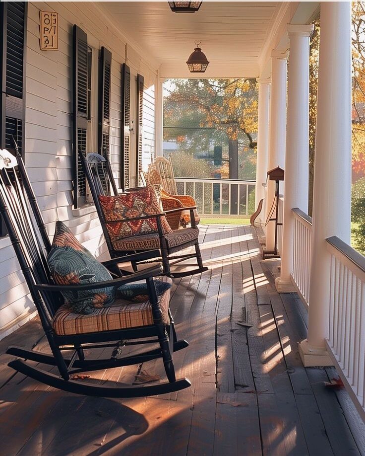 Creating a Spacious and Welcoming Front Porch: Beautiful Ideas for Your Home’s Entrance