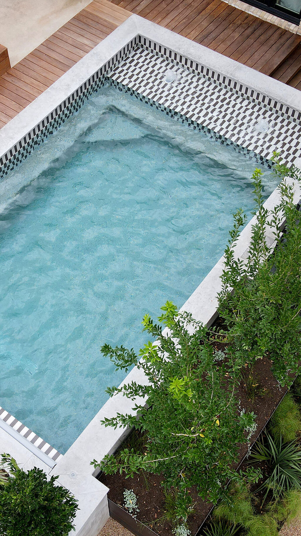 Creating a Stunning Backyard Pool Oasis