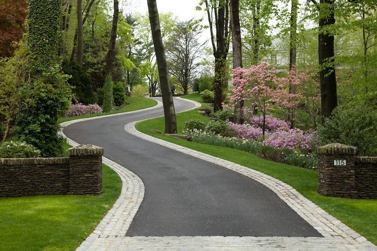 Creating a Stunning Driveway: Tips and Ideas for Designing Your Perfect Entranceway