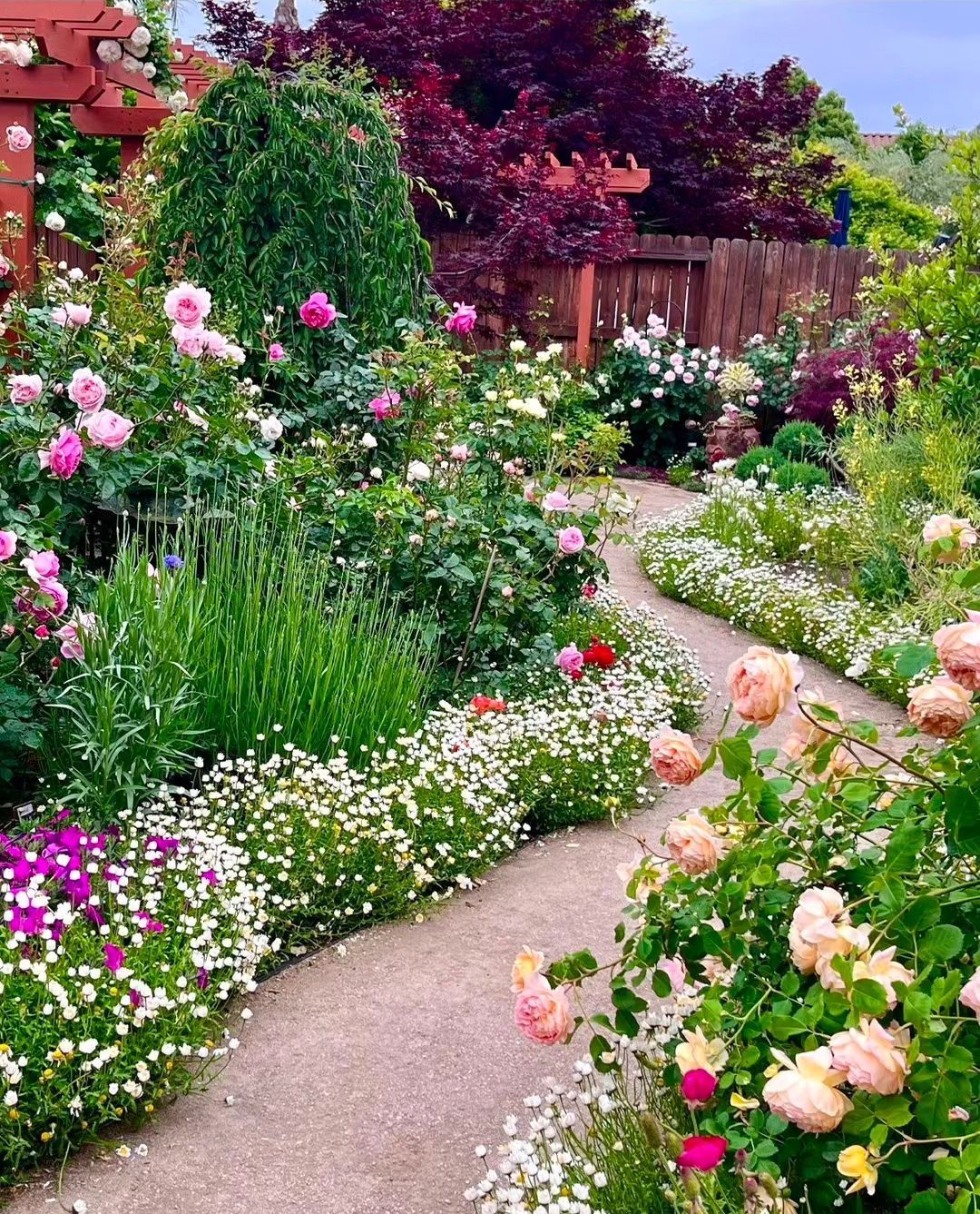 Creating a Stunning Flower Garden Design