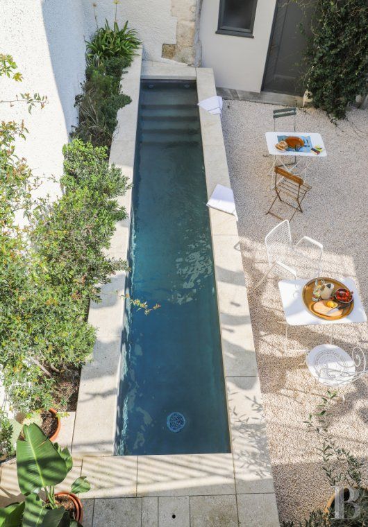 Creating a Stunning Poolscape: The Art of Modern Pool Design