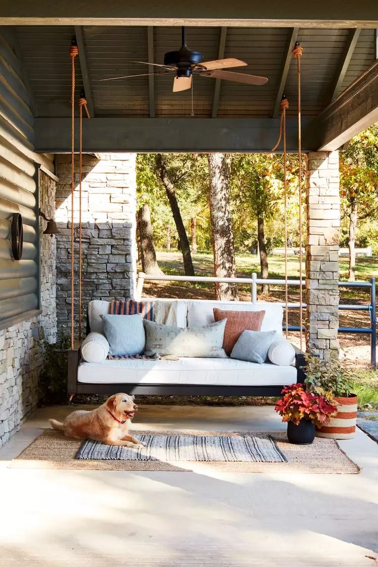 Creating a Warm and Inviting Front Porch Atmosphere