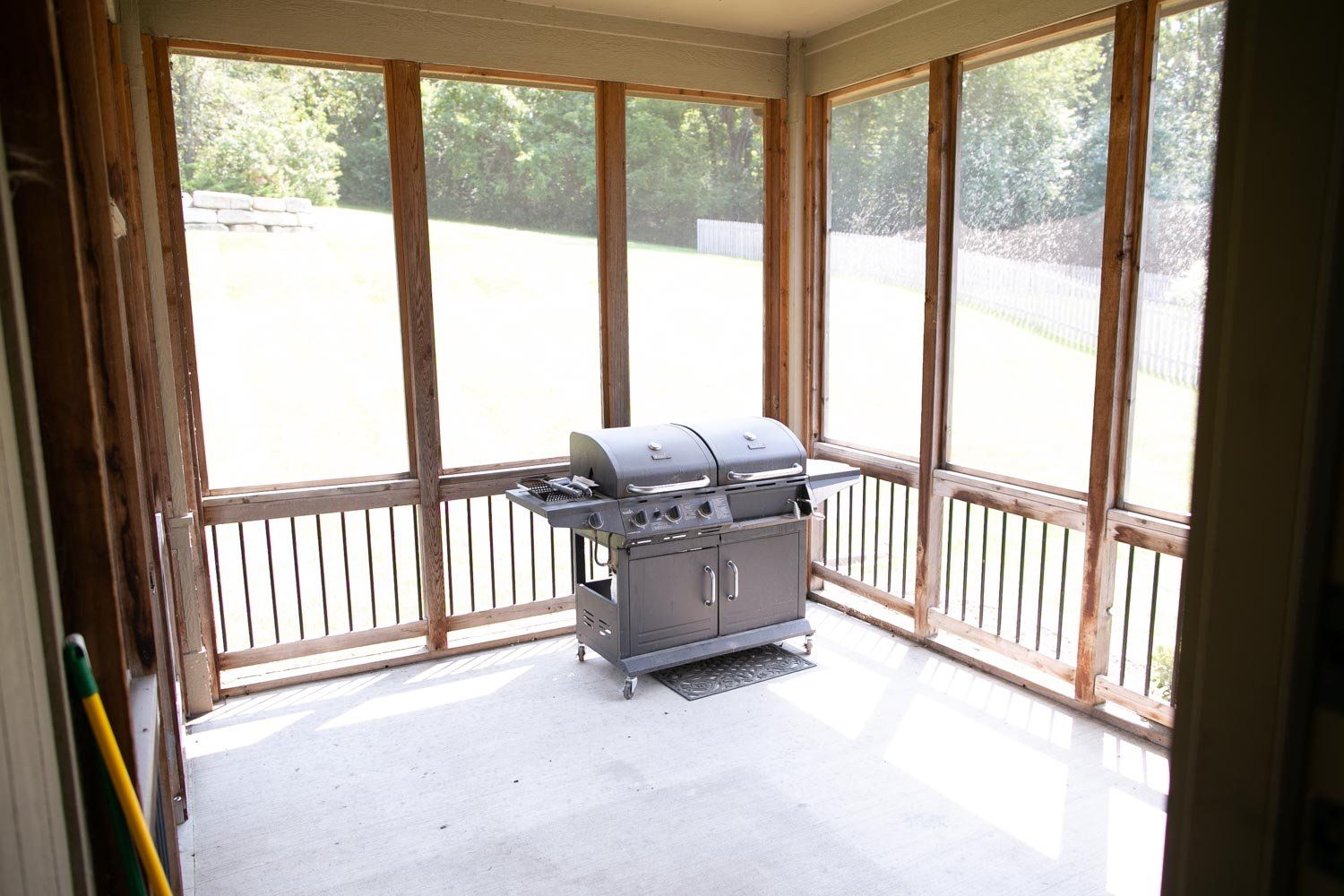 Creating the Perfect Screened In Porch: A Guide to Building Your Dream Outdoor Space