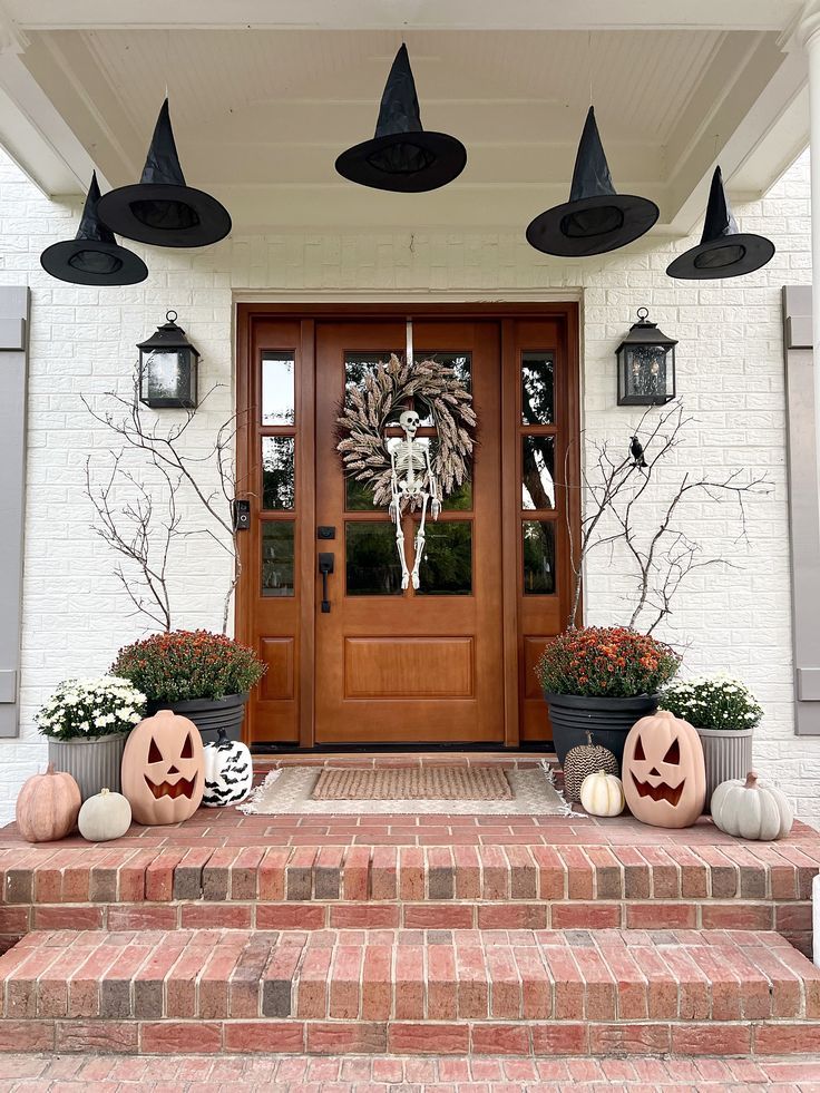 Creative Autumn Front Porch Decor Suggestions