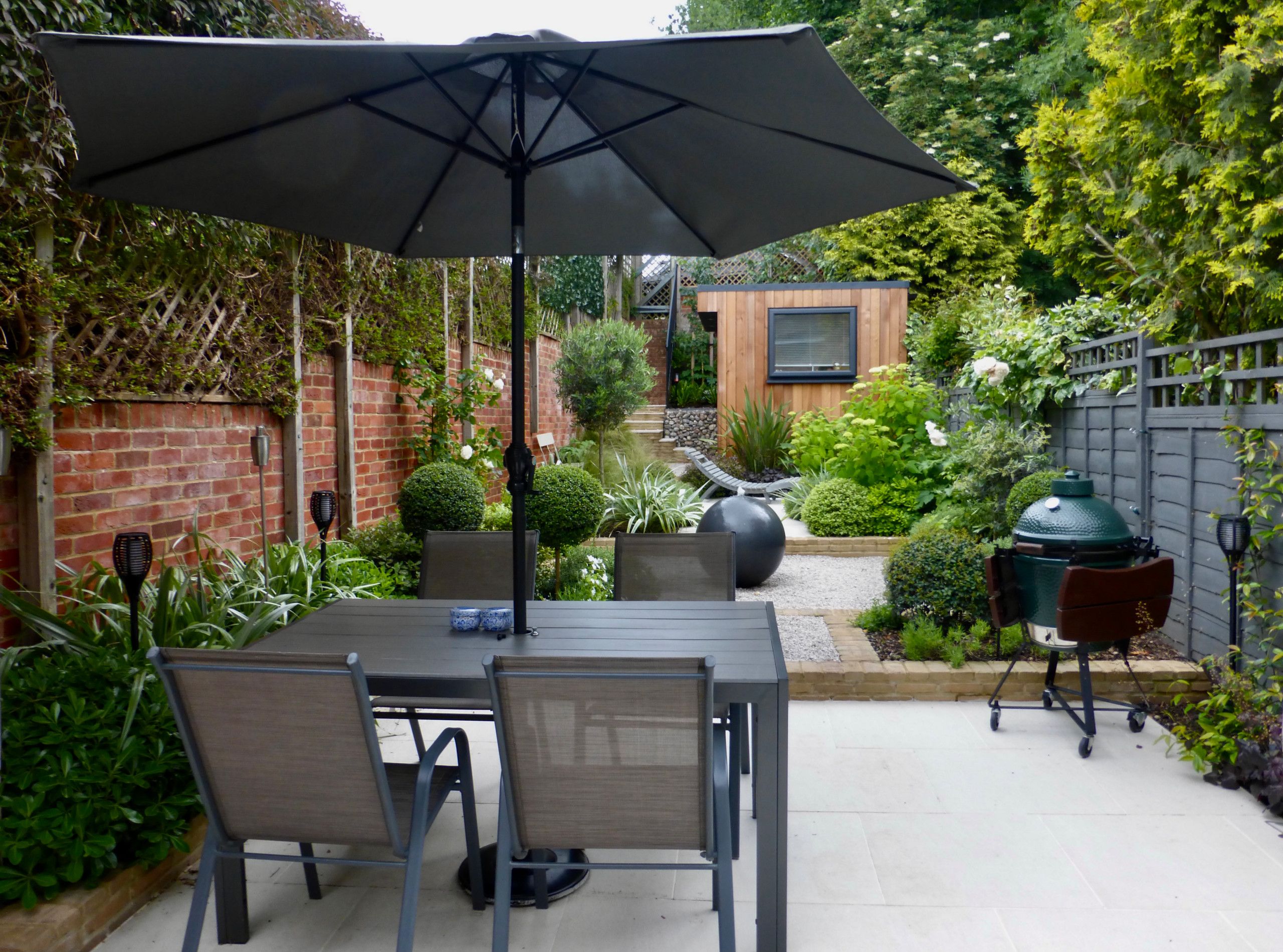 Creative Garden Designs for Long and Narrow Spaces