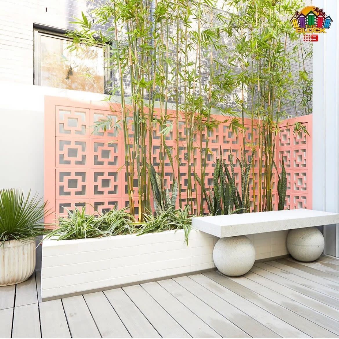 Creative Garden Wall Designs for Your Outdoor Space