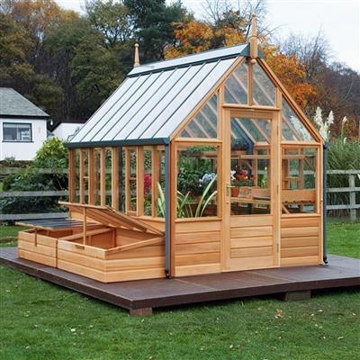 Creative Ideas for Small Garden Greenhouses