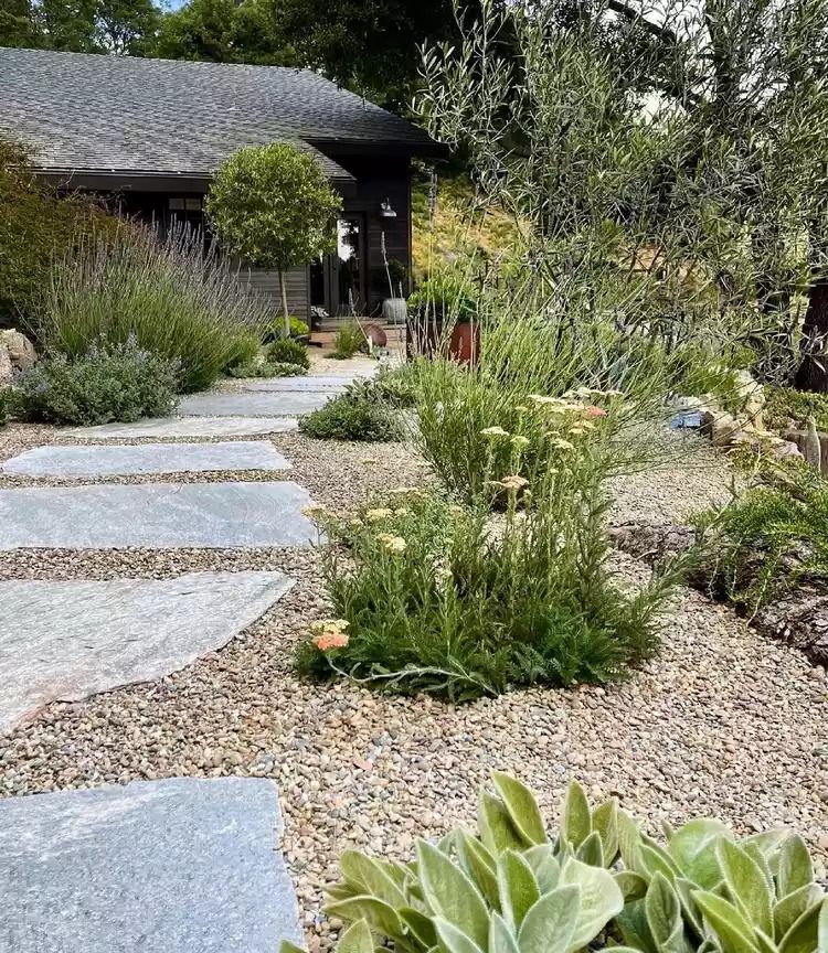 Creative Landscaping Gravel Design Ideas