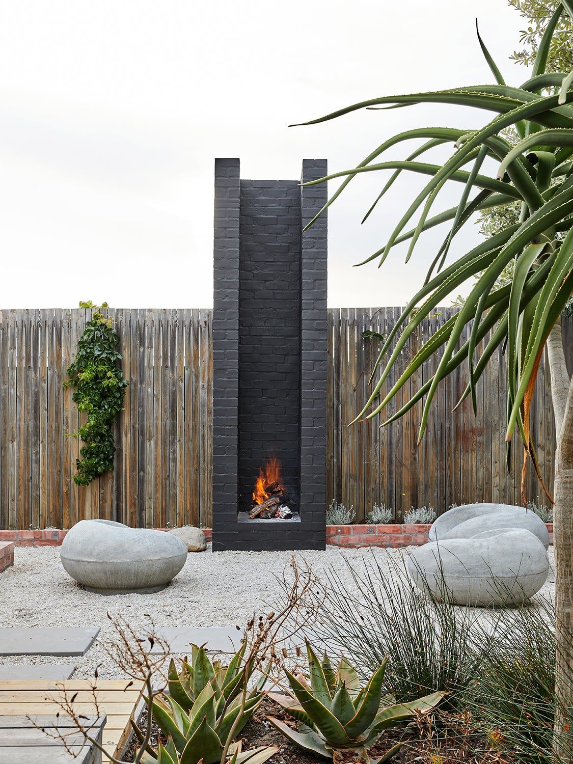 Creative Outdoor Fireplace Options for Your Outdoor Space