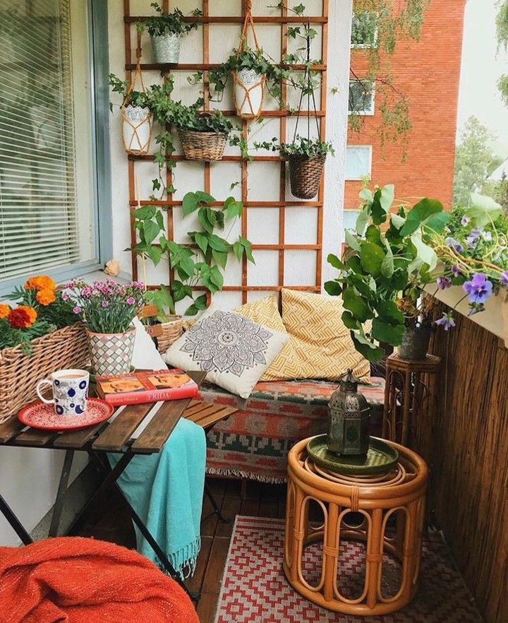 Creative Small Space Solutions for a Cozy Patio