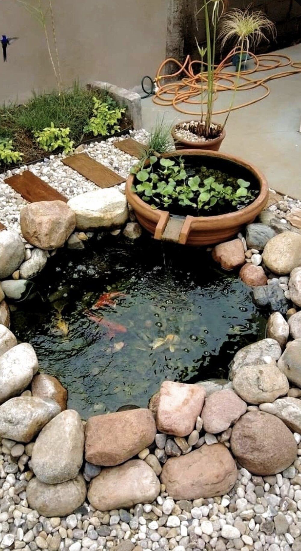 Creative Solutions for Compact Garden Water Features