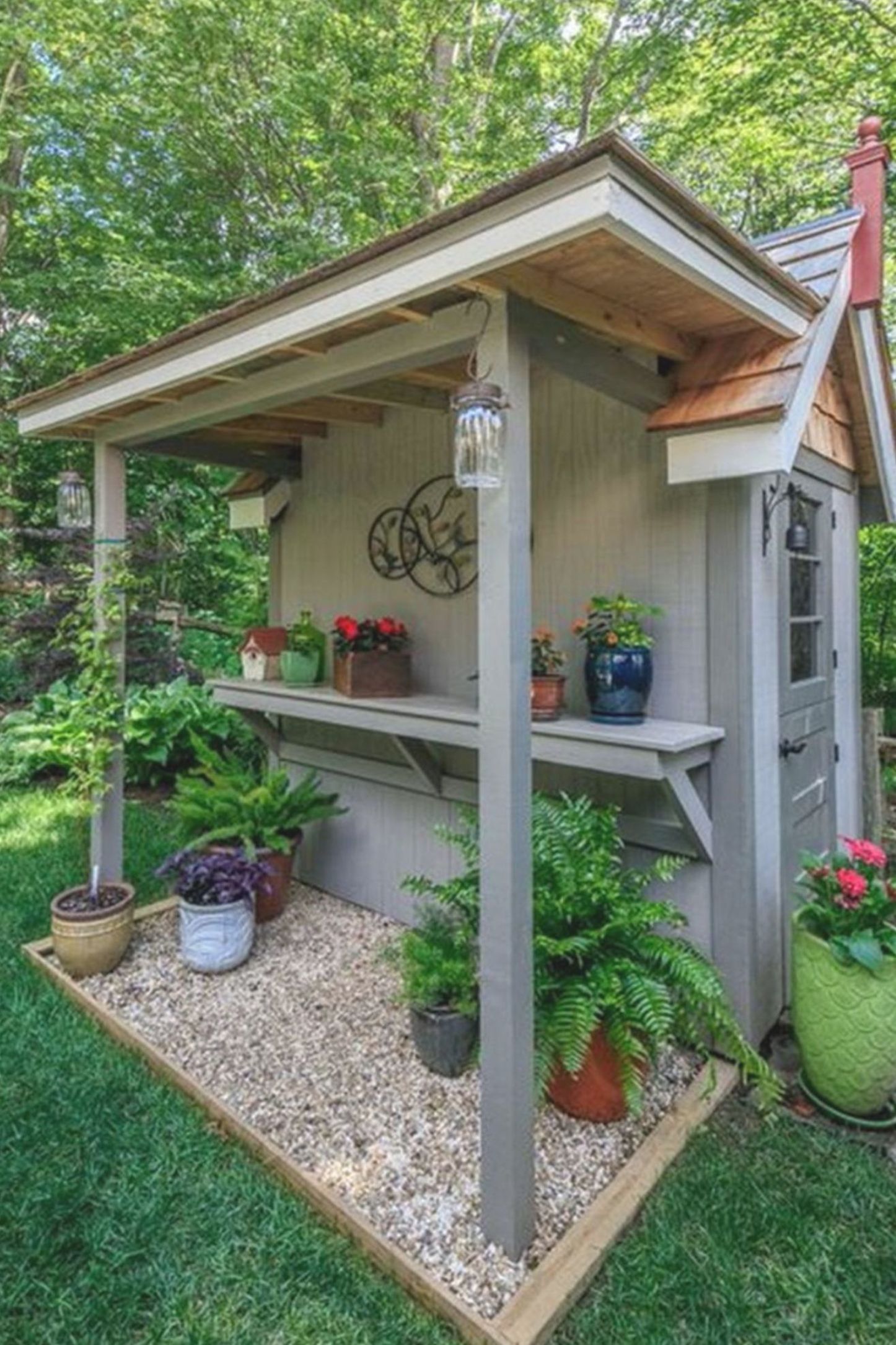 Creative Storage Solutions for Your Compact Garden Retreat