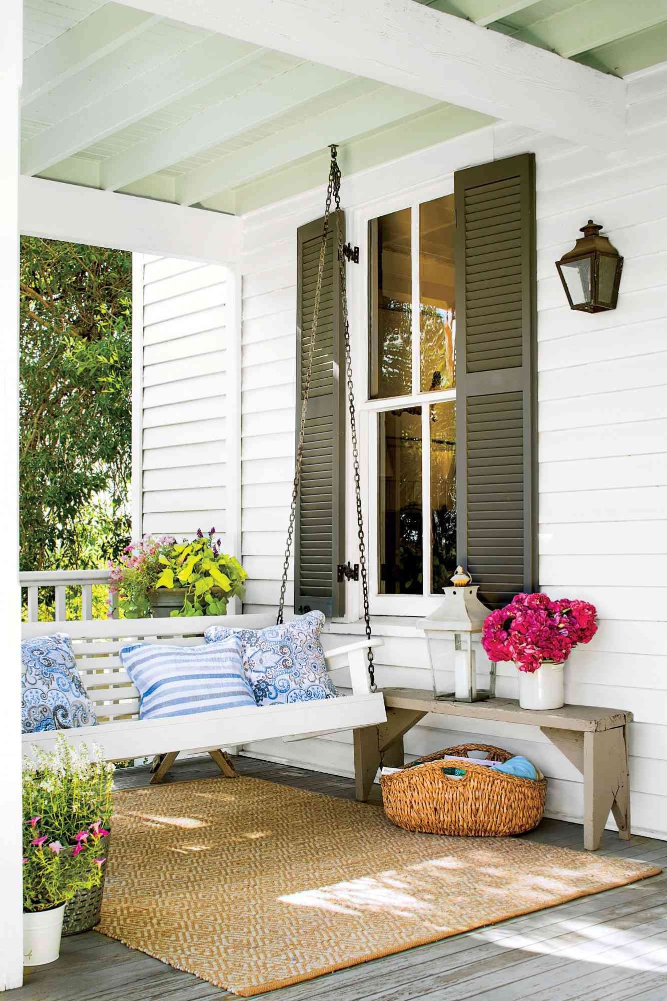 Creative Ways to Decorate Your Covered Front Porch