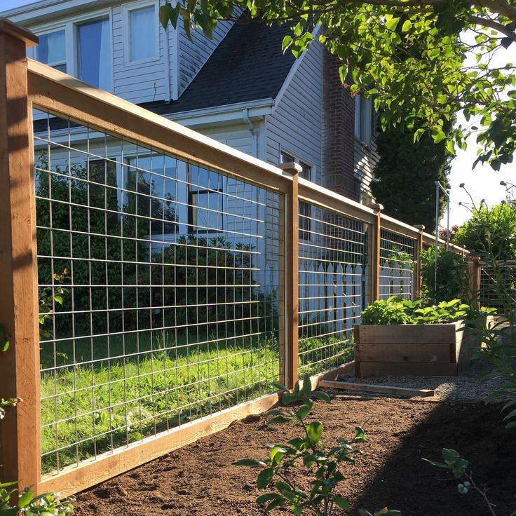 Creative Ways to Design Wood and Wire Fences for Your Property