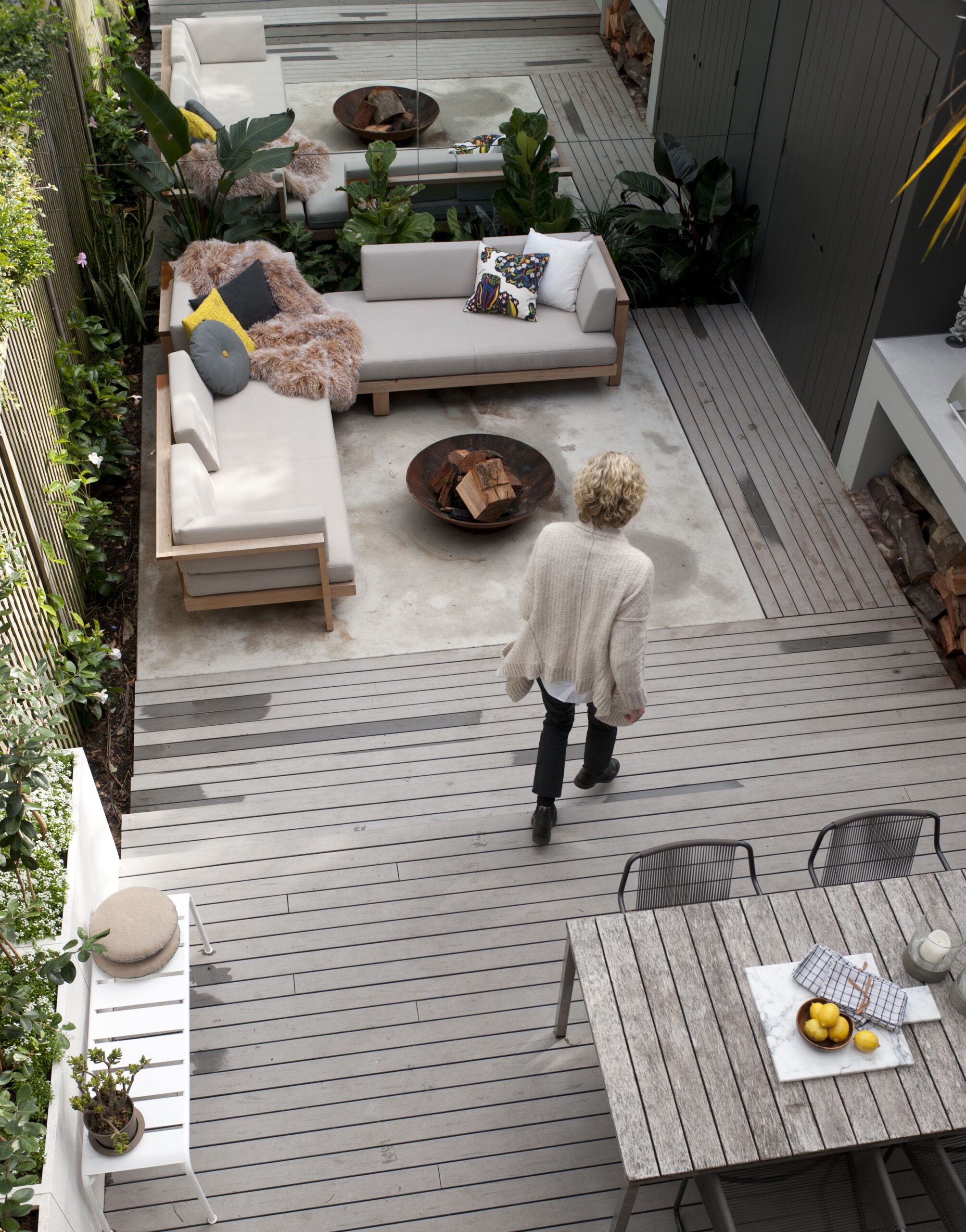 Creative Ways to Design Your Compact Outdoor Space: Small Deck Ideas to Elevate Your Patio Décor