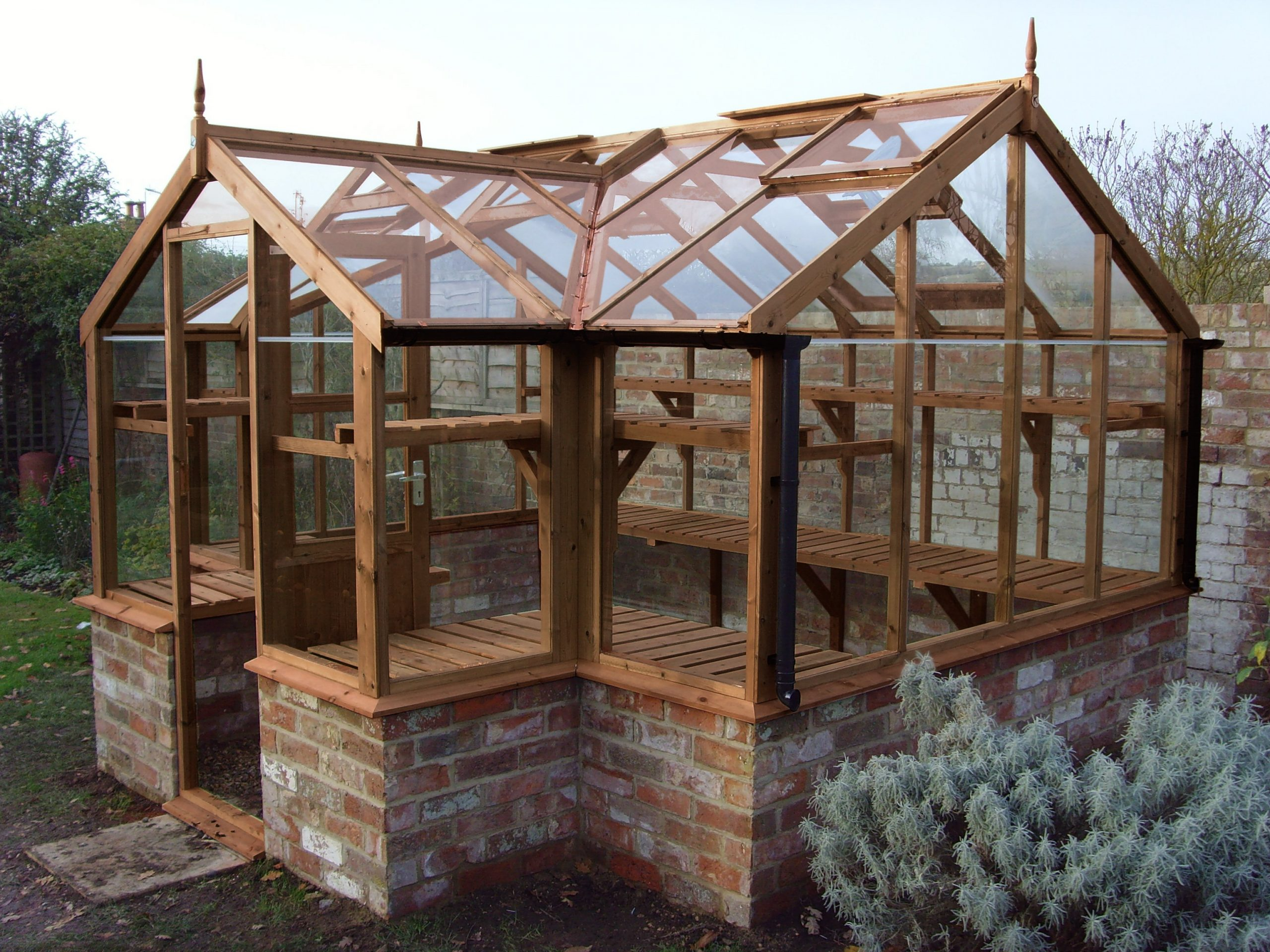 Creative Ways to Design a Compact Greenhouse for Your Garden