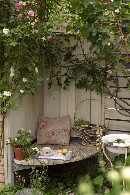 Creative Ways to Maximize Your Small
Garden Space