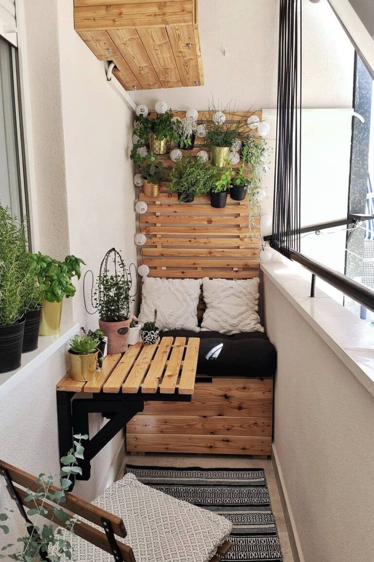 Creative Ways to Transform Your Apartment
Patio into a Stylish Oasis