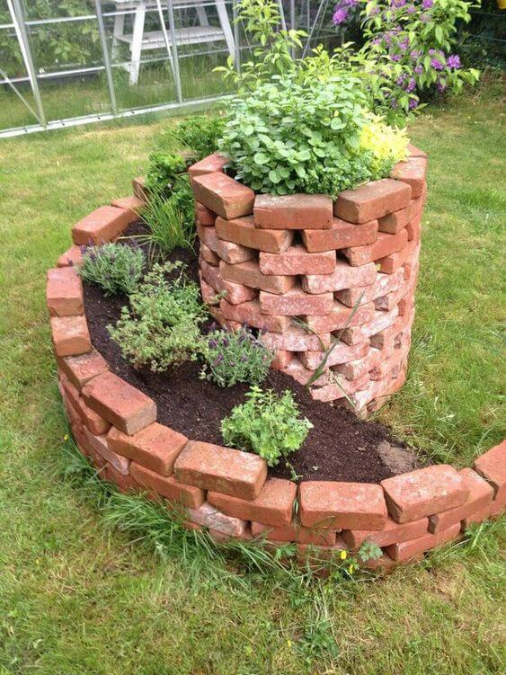 Creative Ways to Transform Your Garden with DIY Projects