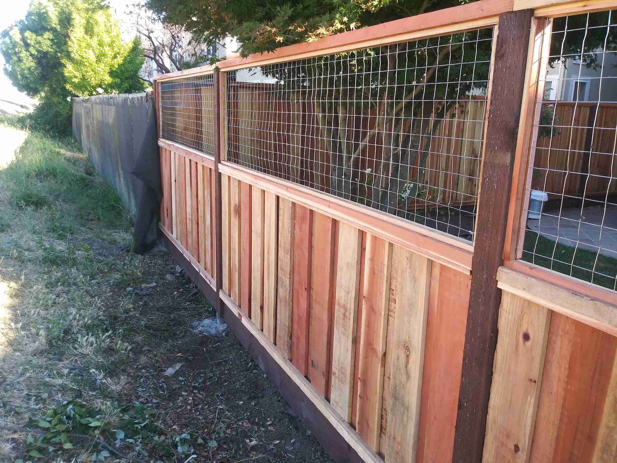 Creative Wood and Wire Fence Design Ideas