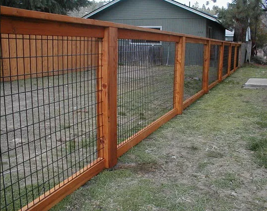 Creative Wood and Wire Fence Design Ideas