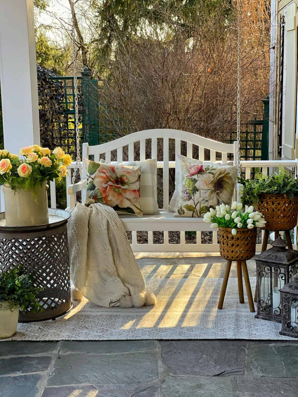 Creative and Cozy Front Porch Inspiration for Compact Spaces