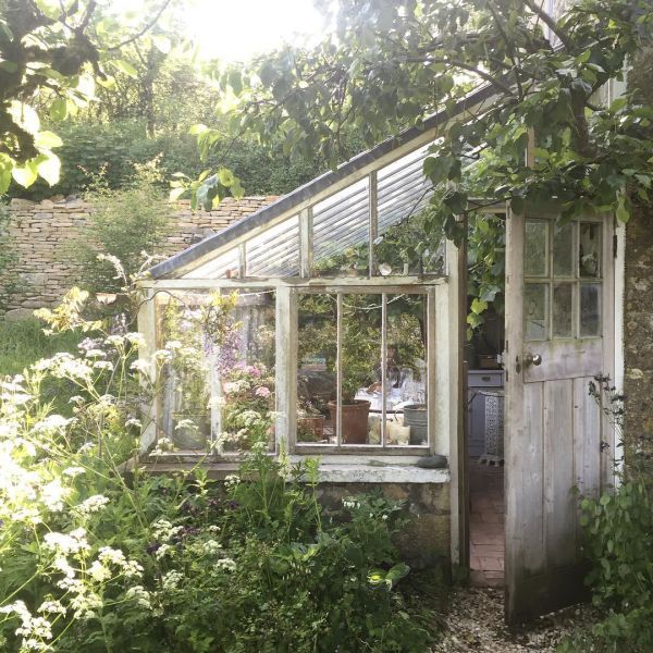 small garden greenhouse ideas