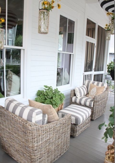 Decorating Your Front Porch with Stylish Furniture