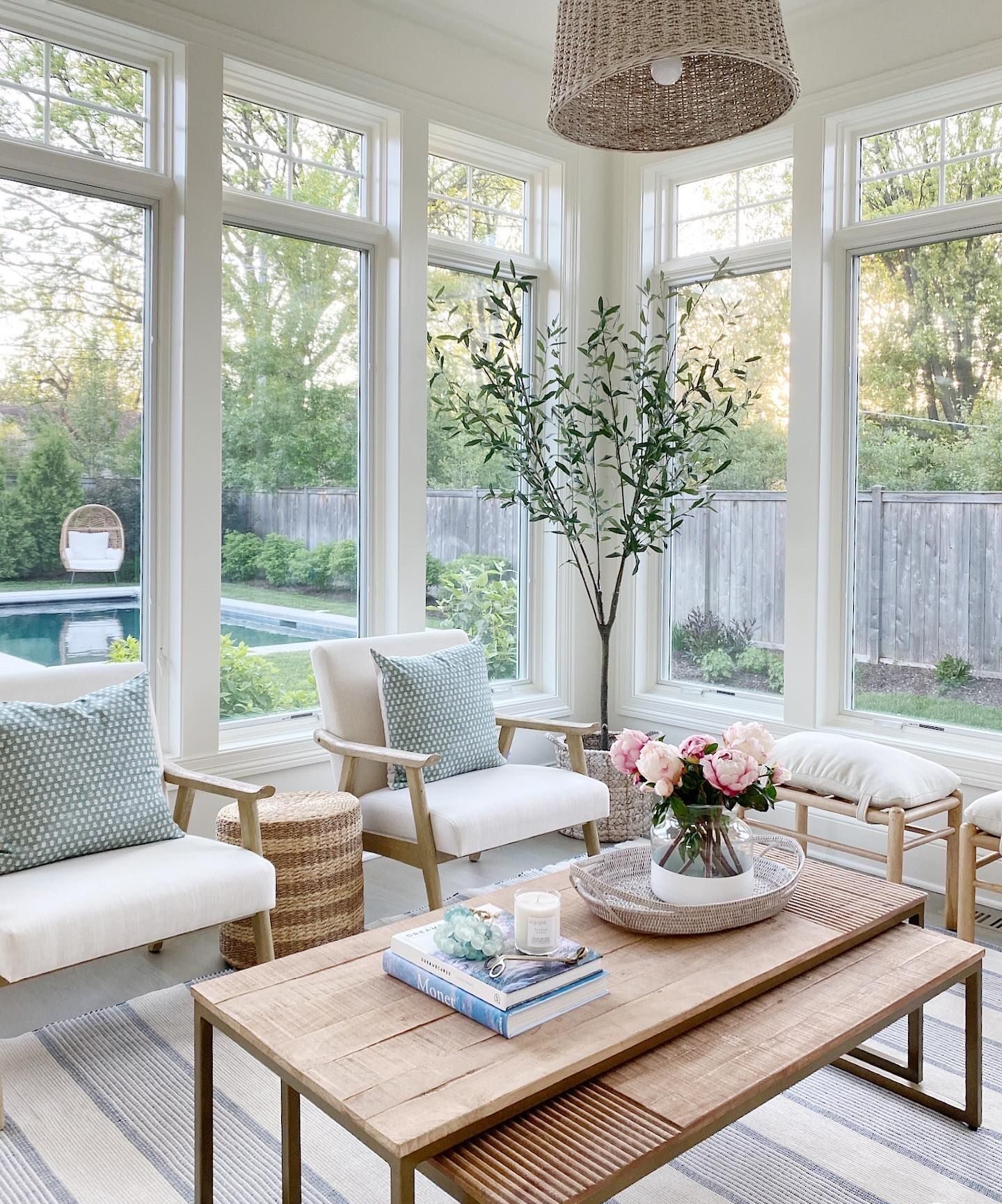 Discover the Cozy Charm of Sun Rooms