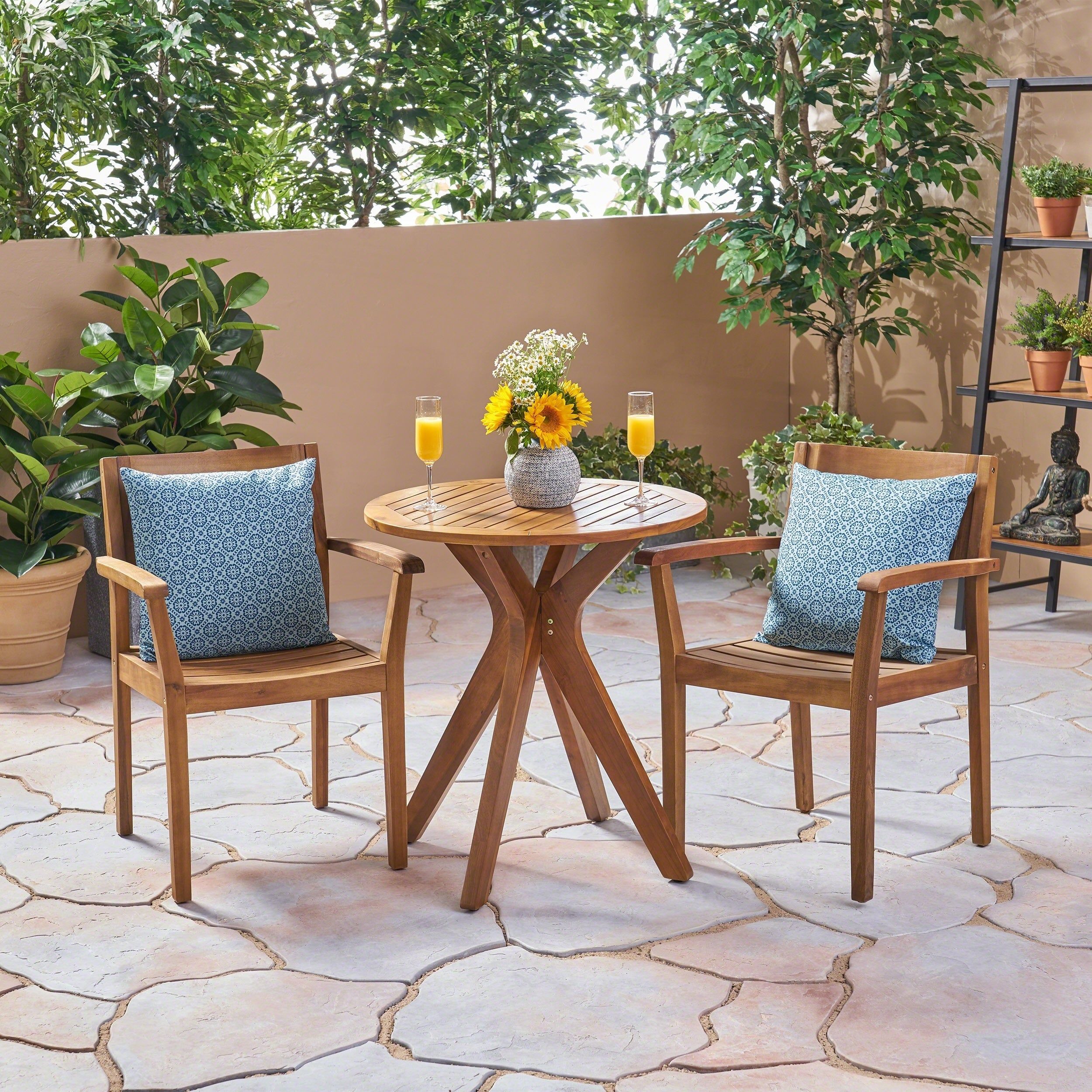 Discover the charm of outdoor bistro sets