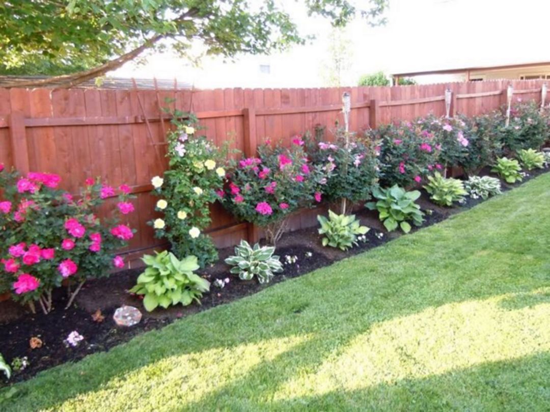 Effortless Ideas for Beautifying Your Backyard Fence with Landscaping