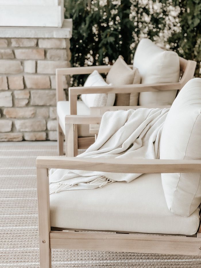 Elegant Front Porch Furniture Options for Your Outdoor Space