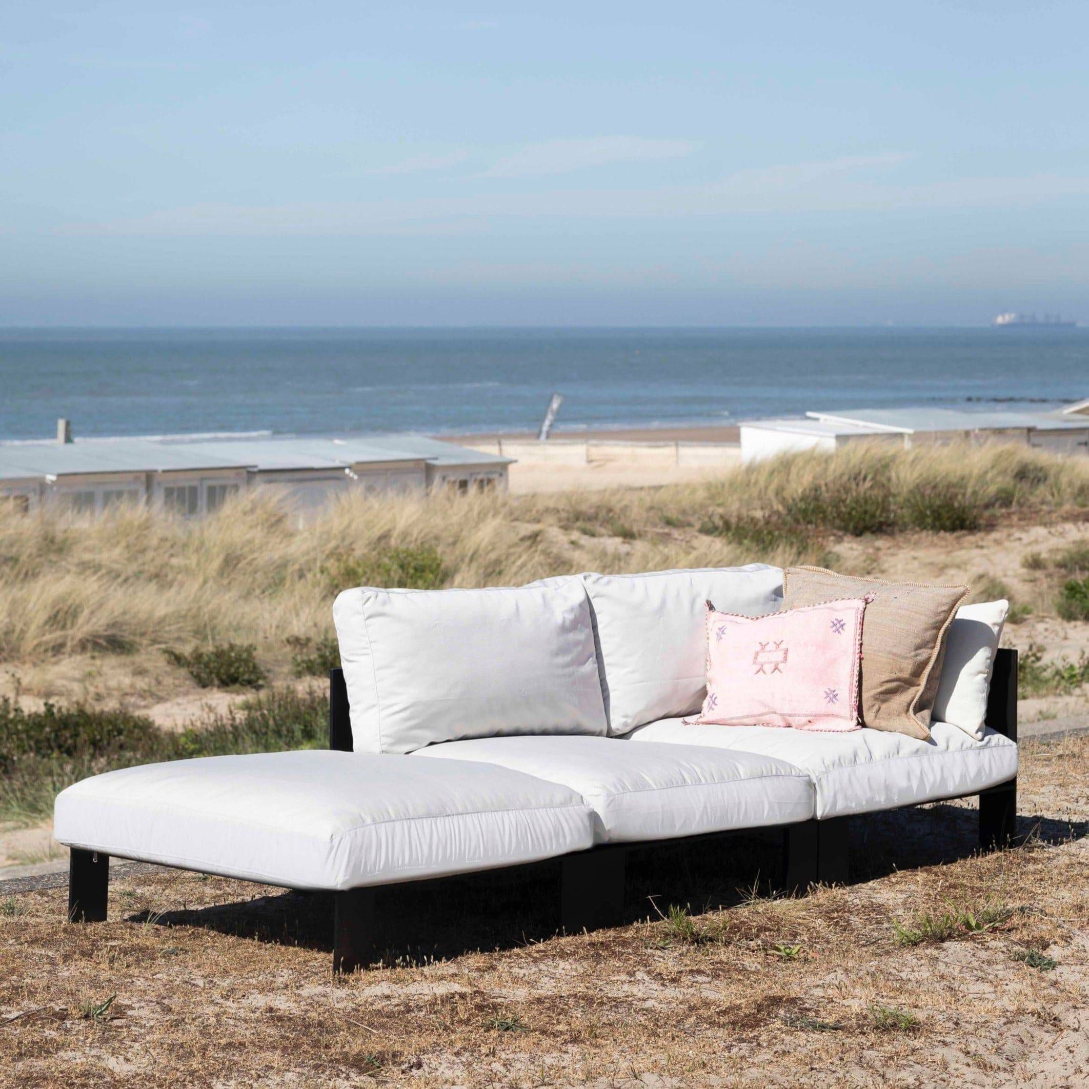 Elegant White Outdoor Furniture: Timeless Style for Your Outdoor Space