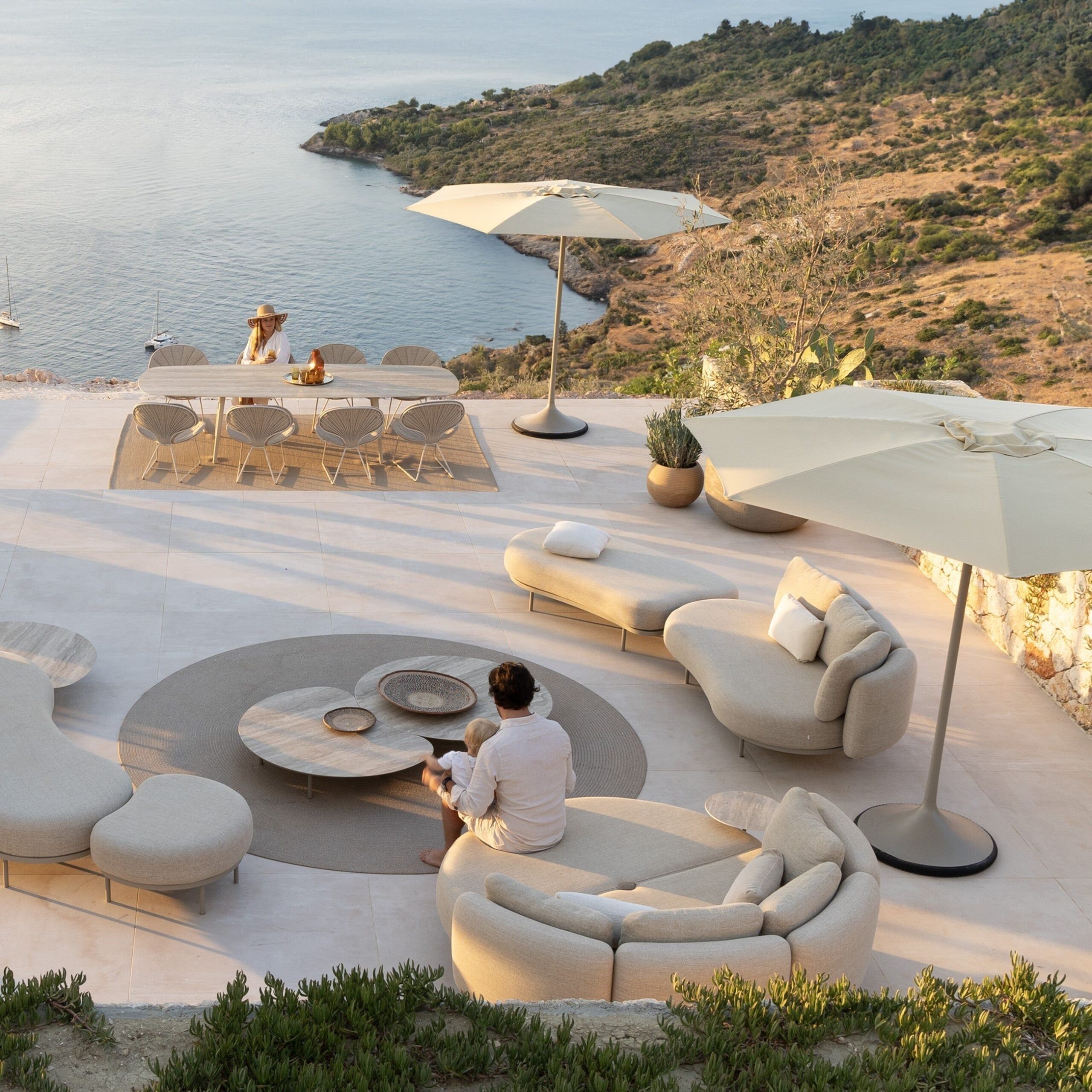 Endless Relaxation: The Ultimate Outdoor
Lounge Experience