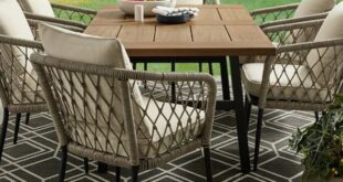 outdoor dining set