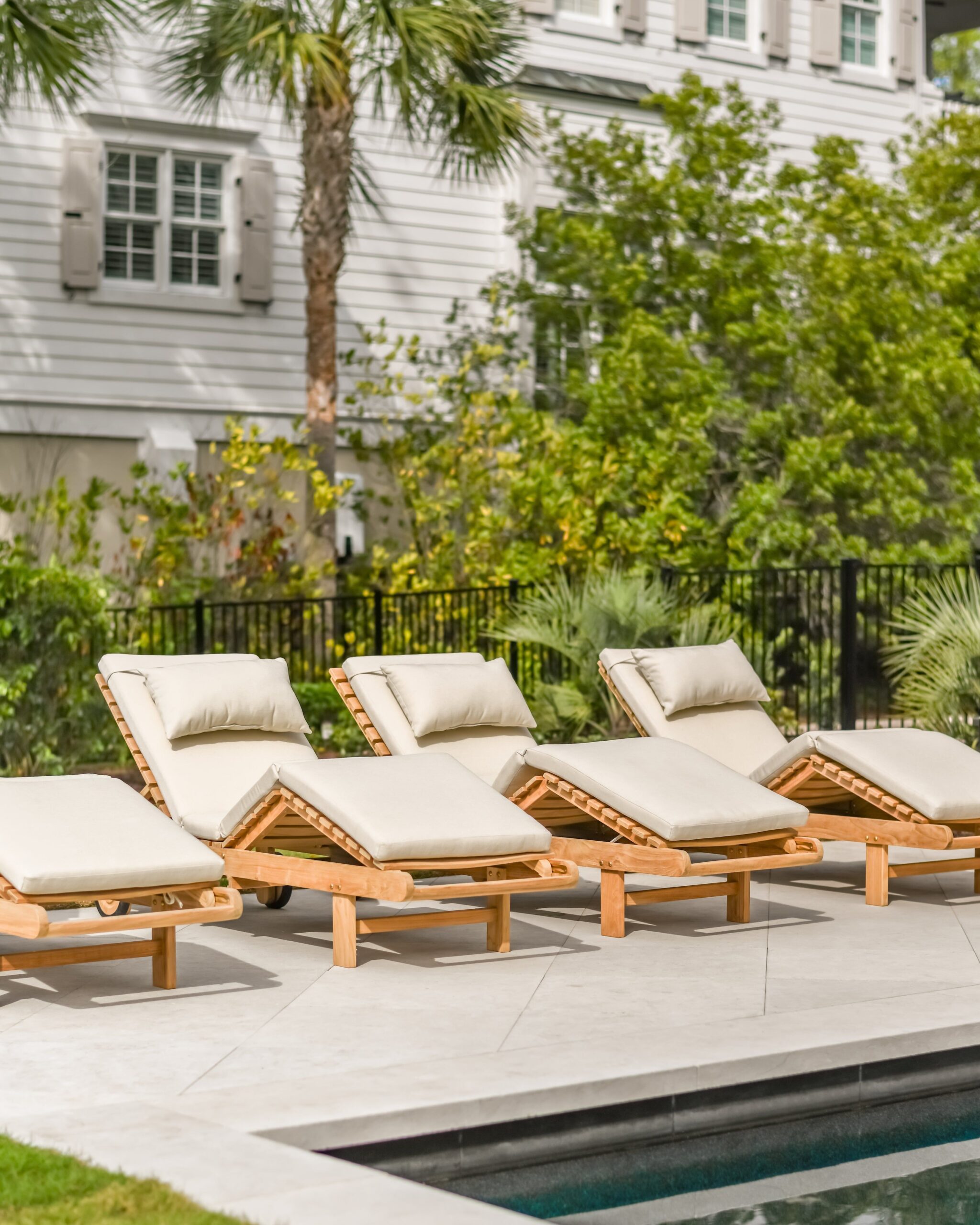 Enhance Your Outdoor Oasis with Stylish Poolside Furnishings