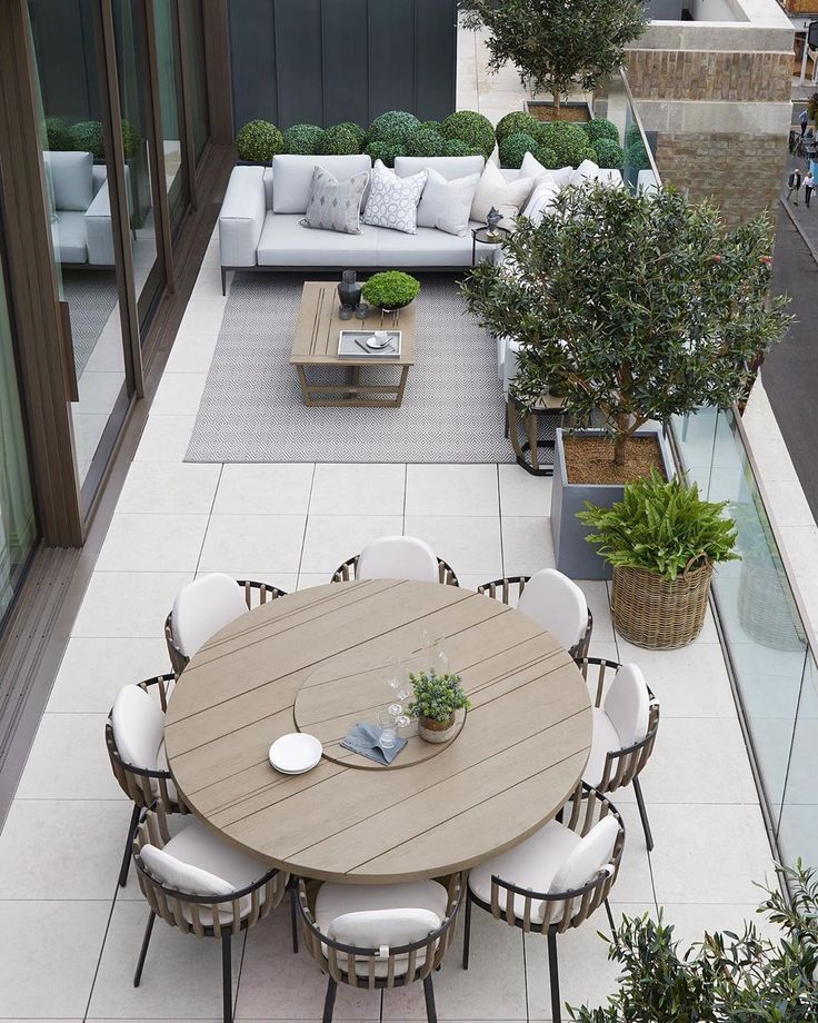 Enhance Your Outdoor Space with Stylish Backyard Furnishings