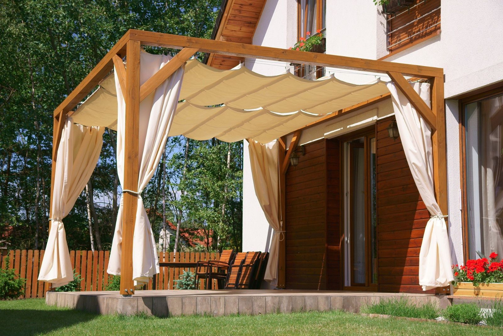 Enhance Your Outdoor Space with a Beautiful Pergola Canopy