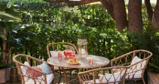 patio table and chairs