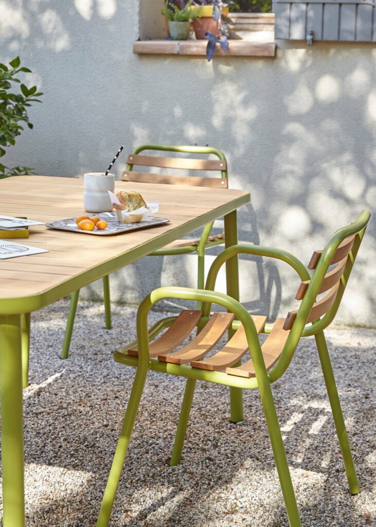 patio table and chairs