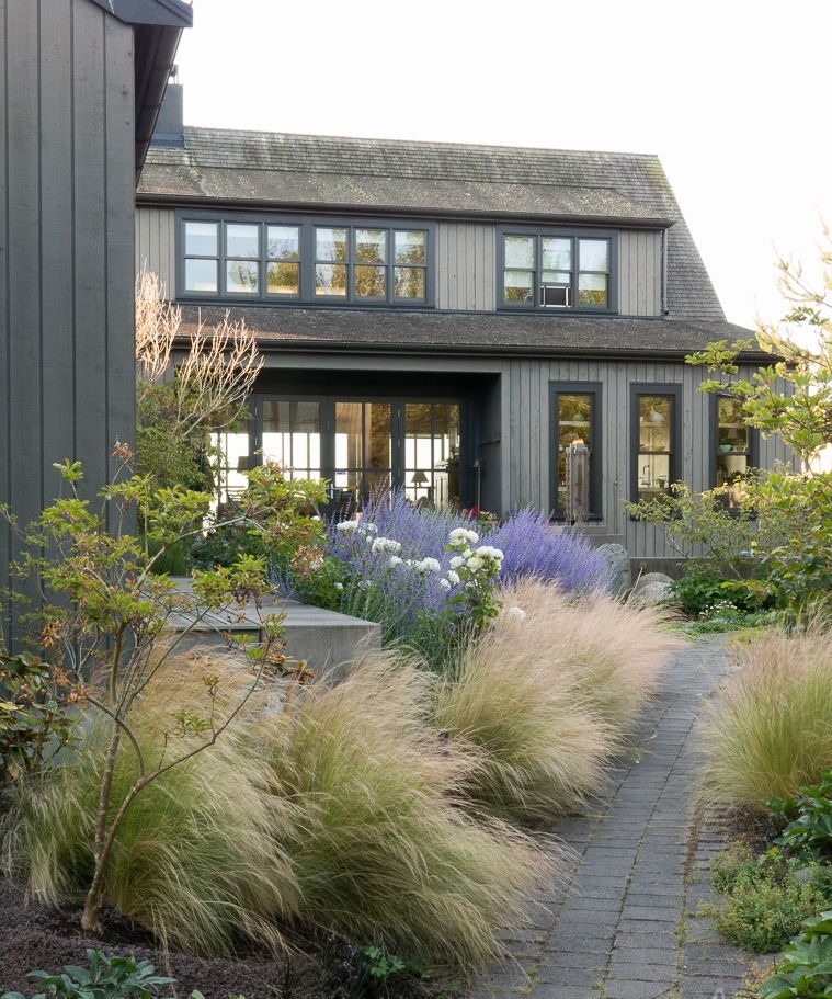 Enhancing Your Home’s Curb Appeal with Beautiful Landscaping