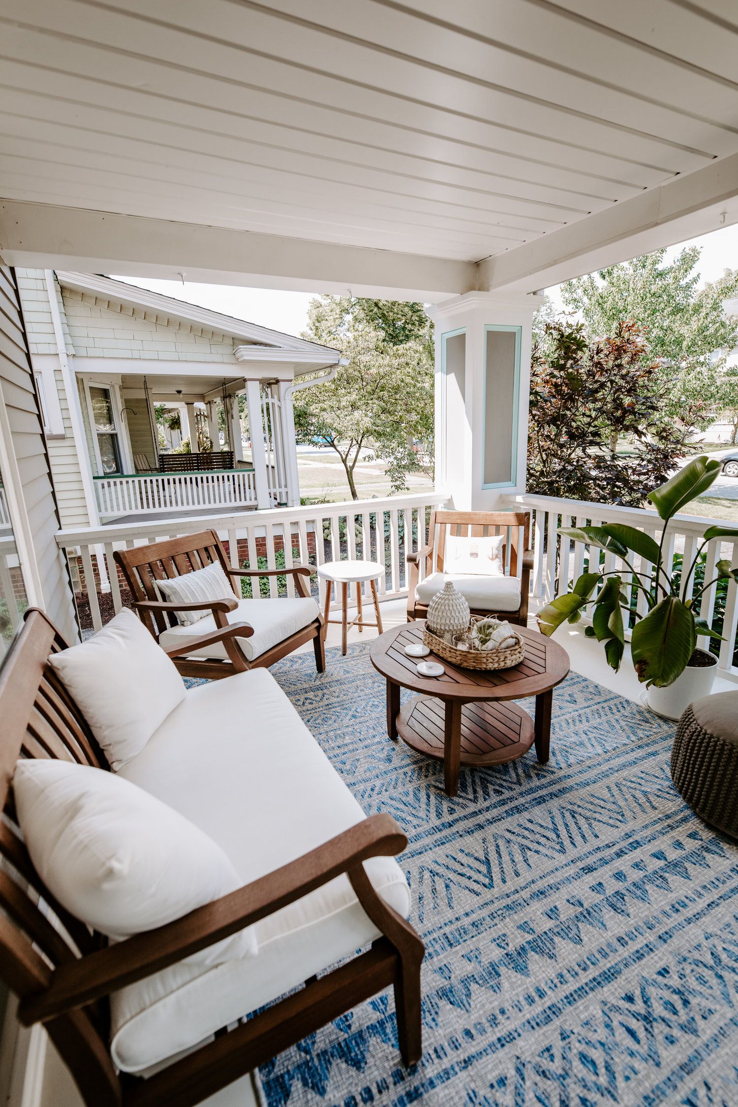 Enhancing Your Outdoor Space: A Guide to Front Porch Furniture