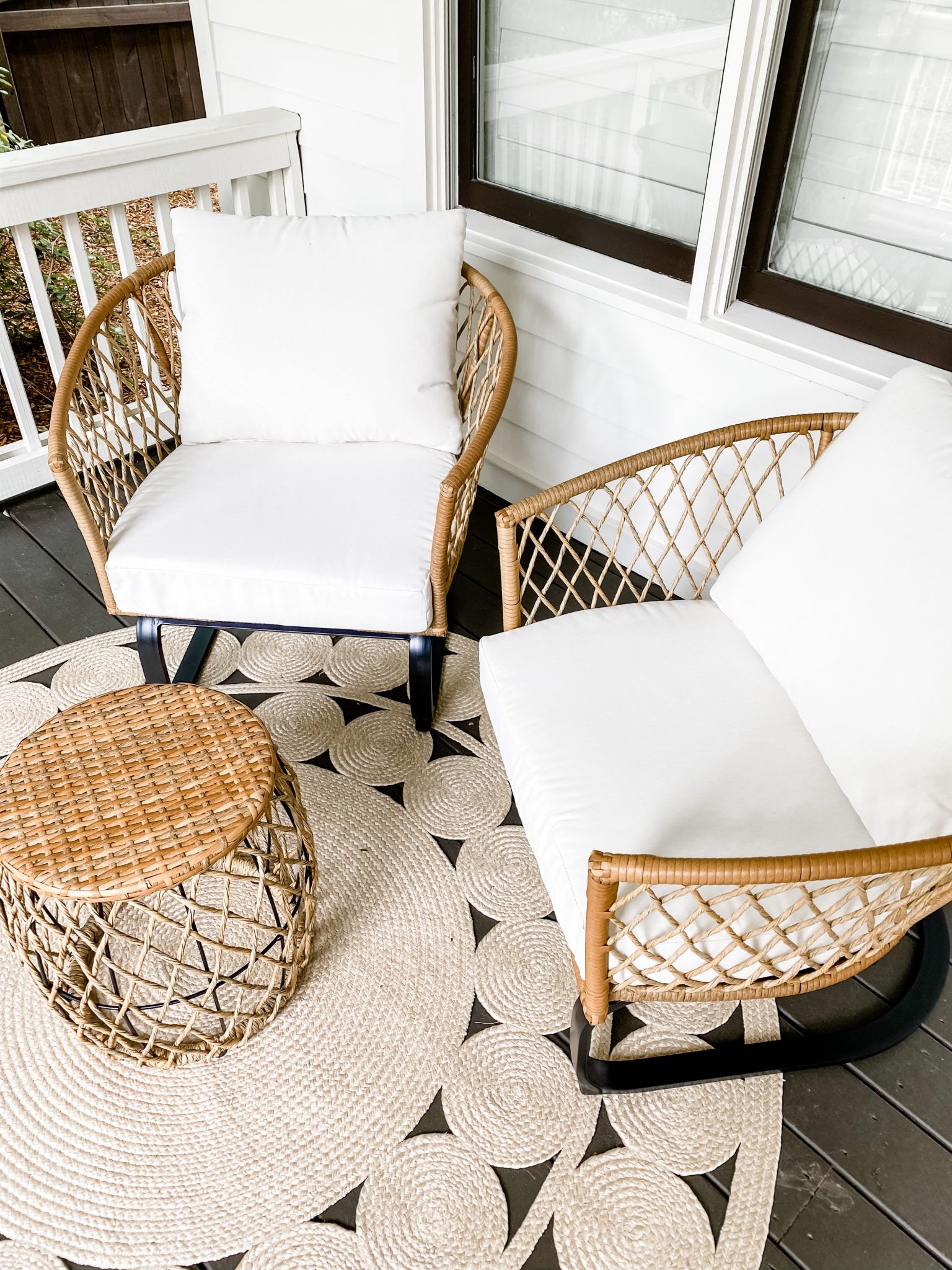 Enhancing Your Outdoor Space with Stylish Front Porch Furniture