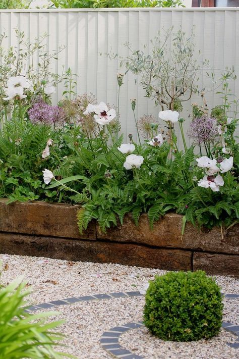 Enhancing Your Outdoor Space with a Beautiful Garden Fence