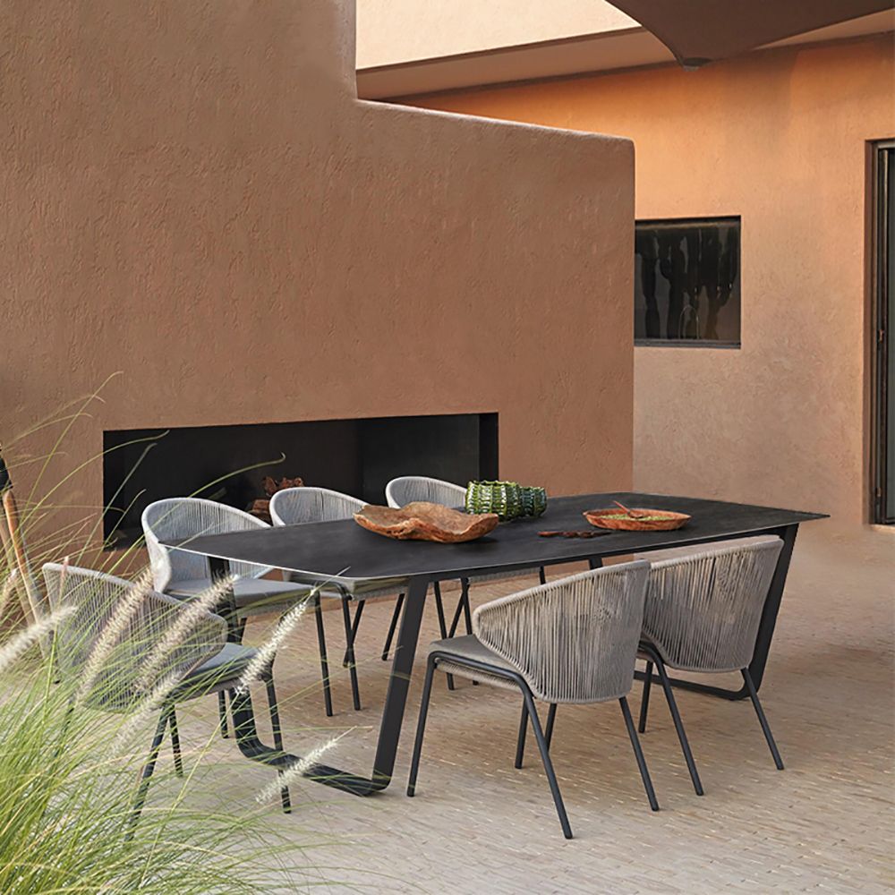 Enjoy Al Fresco Dining with a Stylish Outdoor Set